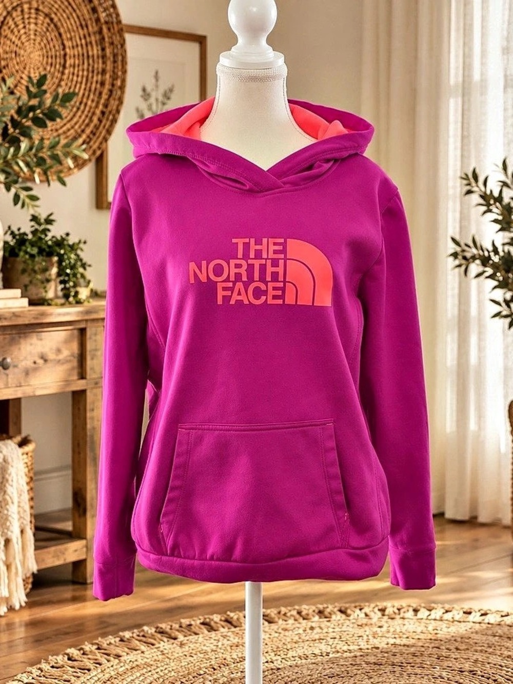 The North Face Women's Half Dome Pullover Hoodie Pink Pullover Hoodie Like New